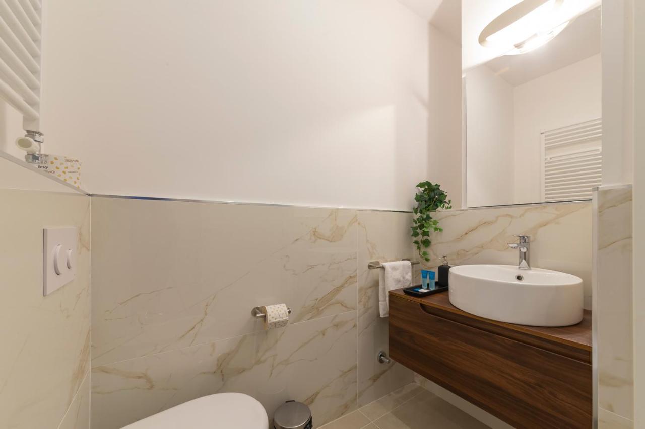 I Host Apartment - Val Strona Милано Екстериор снимка